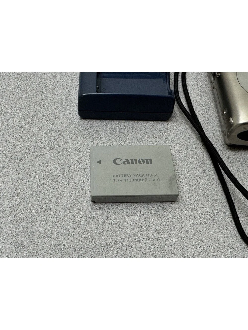 Canon PowerShot Digital ELPH SD900 10MP Camera + Charger/Battery -Tested Works